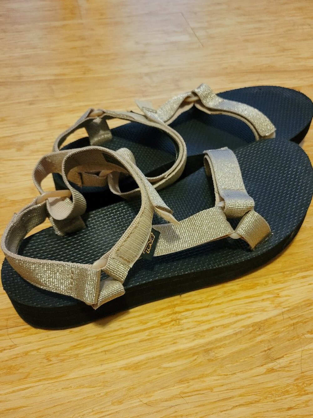 Teva Original Universal Metallic Gold Sandals Women’s Size 9
